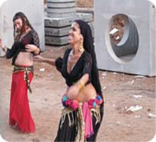 רוקדים ומנענעים (צילום: שונית גל)